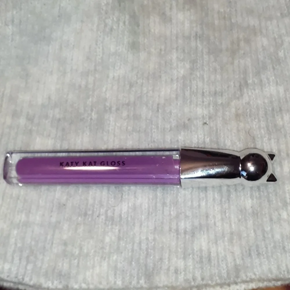 Covergirl‎ Katy Perry Kat Lip Gloss in KP33 Catnip
